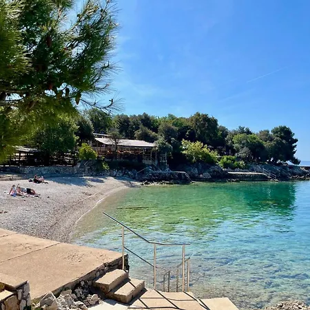 Luka * Pinezići